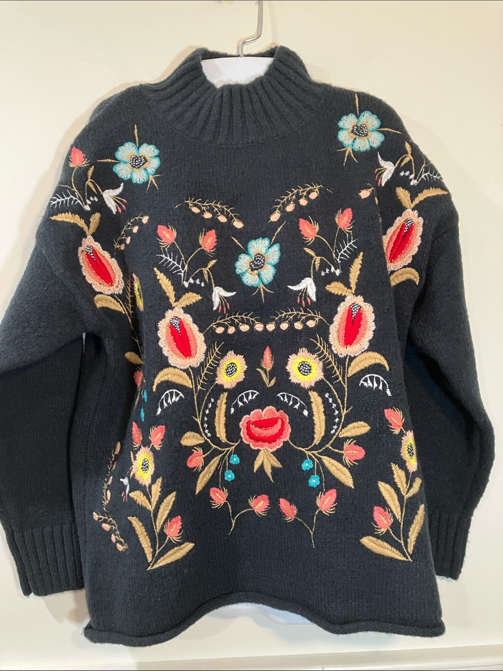 Cliche Black Embroidered Floral Mock Neck Sweater M